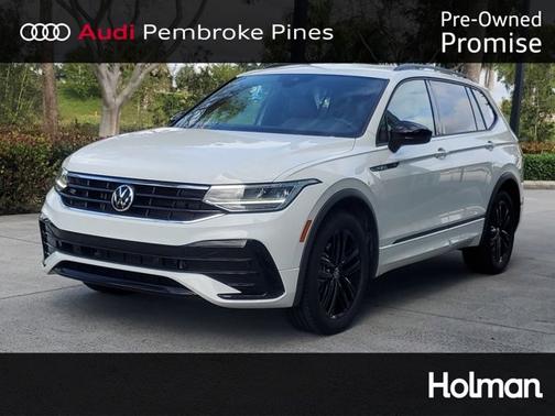 2022 Volkswagen Tiguan SE R-Line Black