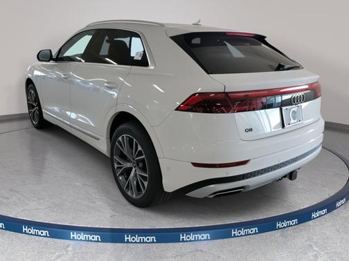 2025 Audi Q8 Premium Plus