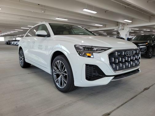 2025 Audi Q8 Premium Plus