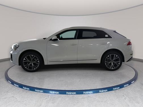2025 Audi Q8 Premium Plus