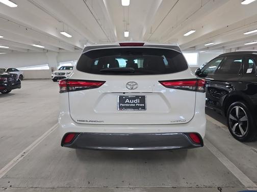 2021 Toyota Highlander 