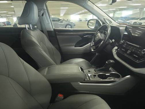 2021 Toyota Highlander 