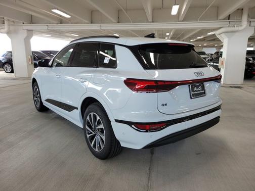 2025 Audi Q6 e-tron Premium