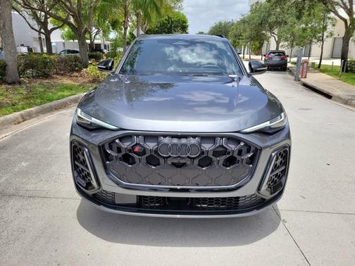 2025 Audi SQ5 Premium Plus