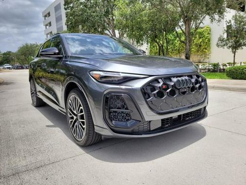 2025 Audi SQ5 Premium Plus