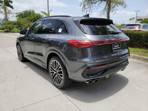 2025 Audi SQ5 Premium Plus