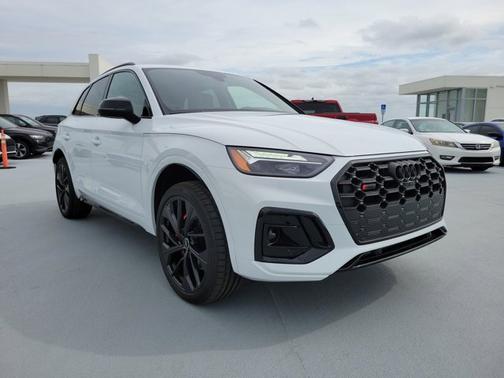 2025 Audi SQ5 Premium Plus