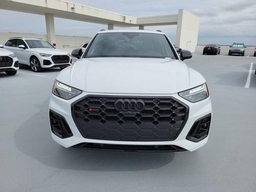 2025 Audi SQ5 Premium Plus