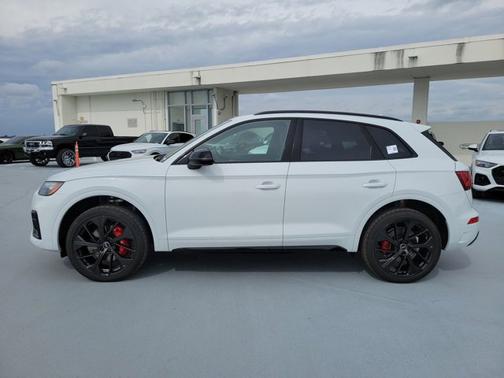 2025 Audi SQ5 Premium Plus