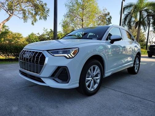 2024 Audi Q3 S line Premium Plus