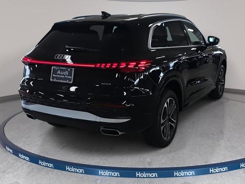 2025 Audi Q5 Premium