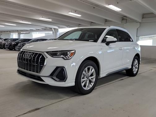 2025 Audi Q3 S line Premium