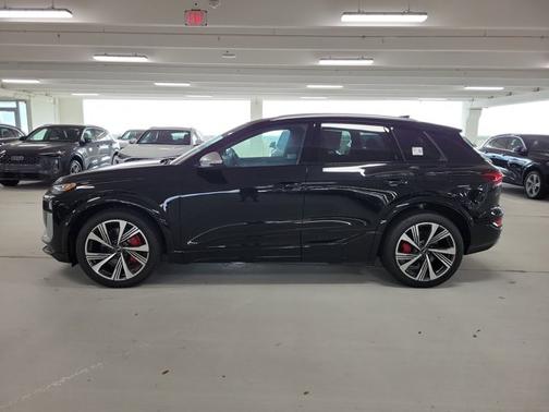 2025 Audi SQ6 e-tron Premium Plus
