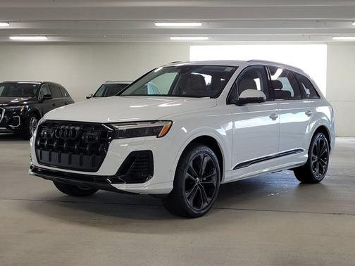 2025 Audi Q7 Premium Plus