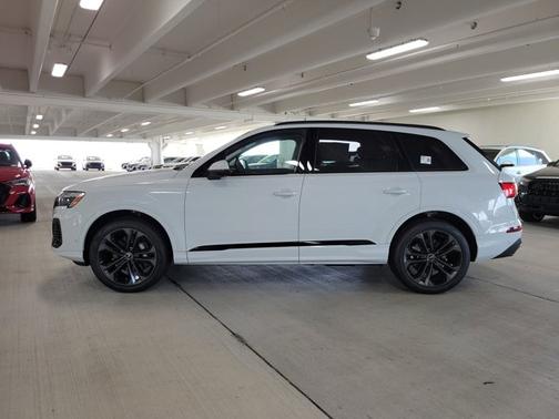 2025 Audi Q7 Premium Plus