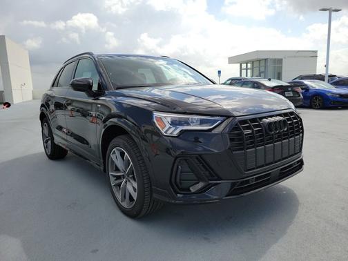 2025 Audi Q3 S line Premium