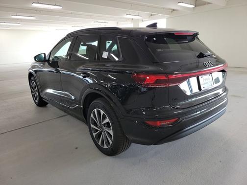 2025 Audi Q6 e-tron Premium