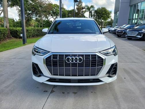 2025 Audi Q3 Premium 45 TFSI S line quattro Tiptronic