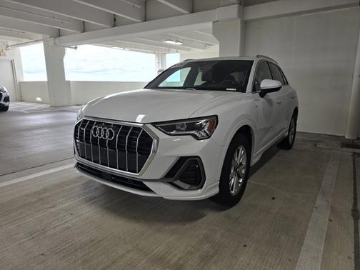 2025 Audi Q3 S line Premium