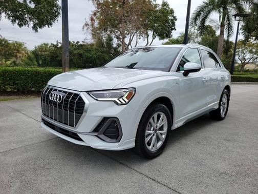 2024 Audi Q3 S line Premium Plus
