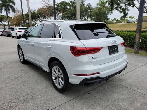 2024 Audi Q3 S line Premium Plus