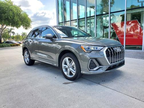 Photo 5 of 28 of 2021 Audi Q3 S line Premium