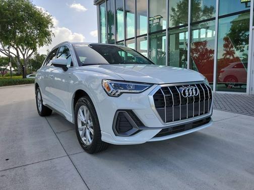 2024 Audi Q3 S line Premium Plus