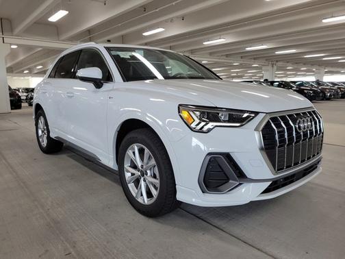 2024 Audi Q3 S line Premium Plus