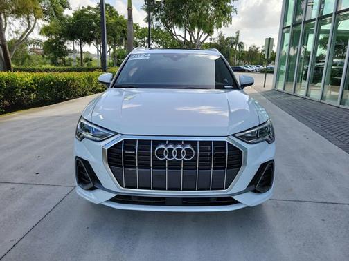 2024 Audi Q3 S line Premium Plus
