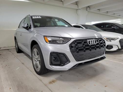 2025 Audi Q5 S line Premium