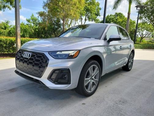 2025 Audi Q5 S line Premium