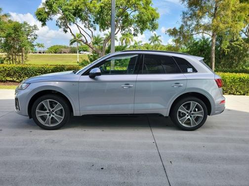 2025 Audi Q5 S line Premium