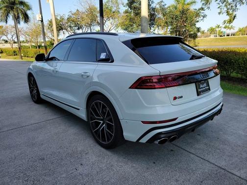 2022 Audi SQ8 Premium Plus