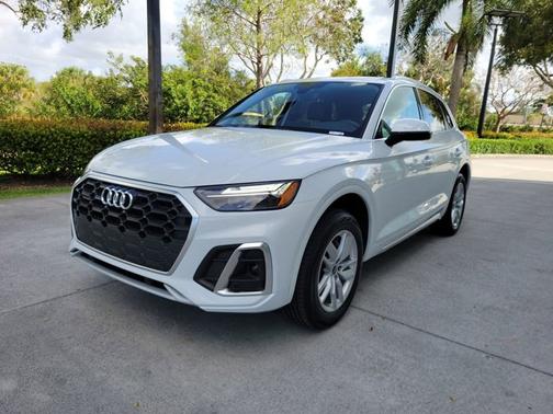 2022 Audi Q5 S line Premium