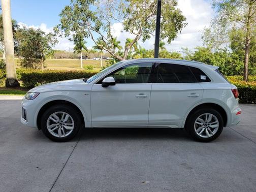 2022 Audi Q5 S line Premium