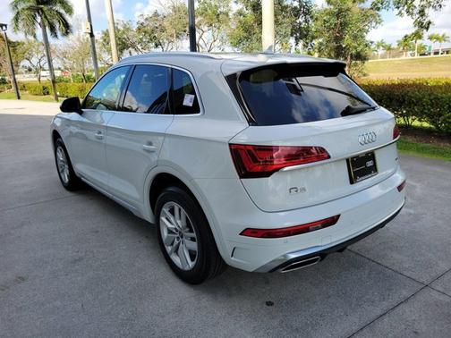 2022 Audi Q5 S line Premium