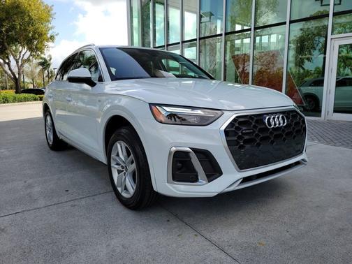 2022 Audi Q5 S line Premium