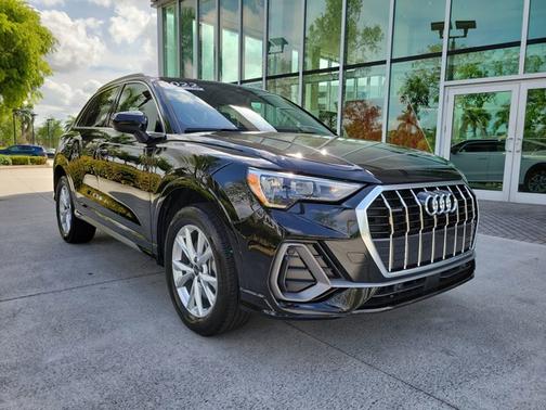 2022 Audi Q3 S line Premium