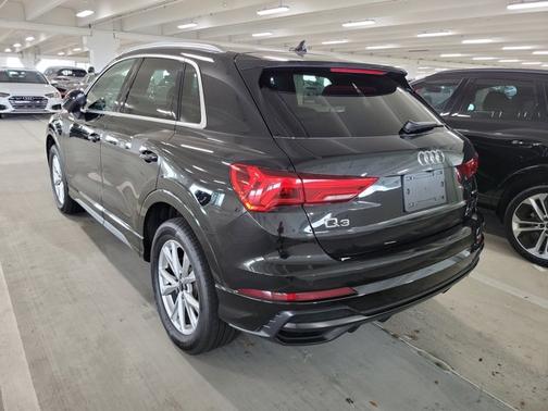 2022 Audi Q3 S line Premium