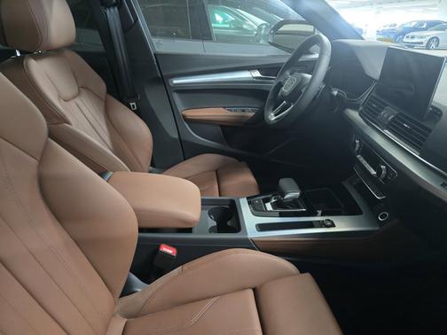 2025 Audi Q5 S line Premium Plus