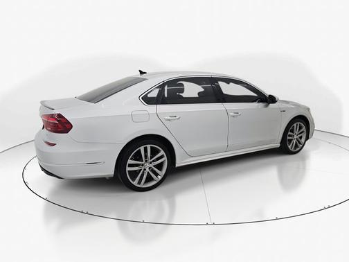 2019 Volkswagen Passat 2.0T SE R-Line