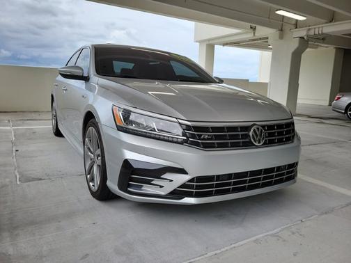 2019 Volkswagen Passat 2.0T SE R-Line