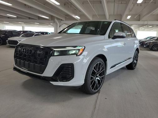 2025 Audi Q7 Premium Plus