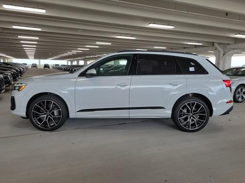 2025 Audi Q7 Premium Plus