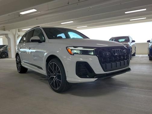 2025 Audi Q7 Premium Plus