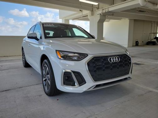 2024 Audi Q5 S line Premium