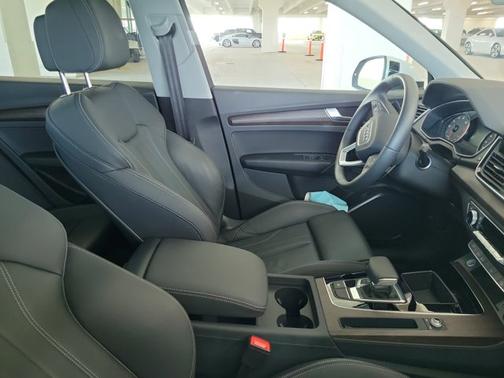 2024 Audi Q5 S line Premium