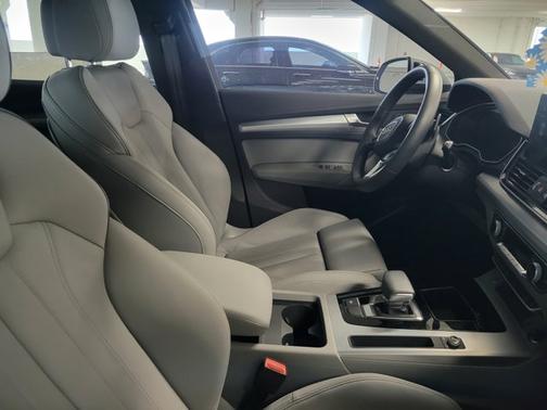 2024 Audi Q5 S line Premium