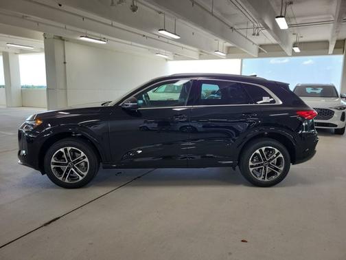 2025 Audi Q5 Premium