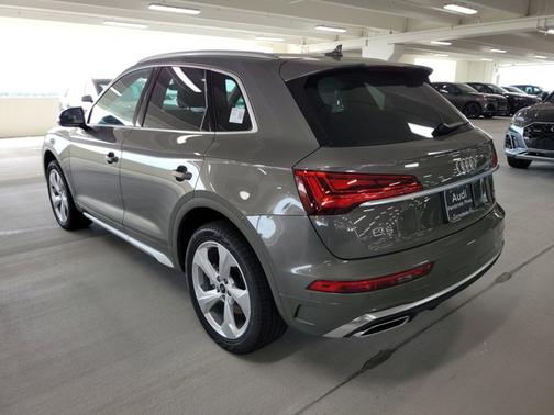 2024 Audi Q5 S line Premium Plus